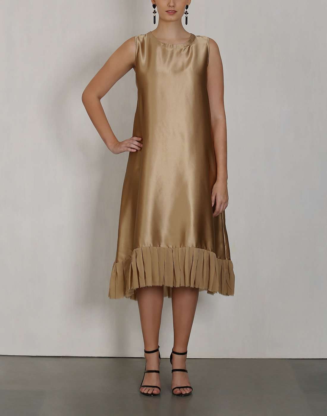 Sleeveless Dress With Ruffled Hem